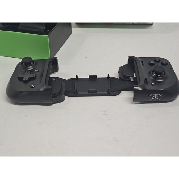 Razer Kishi Smartphone Gaming Controller for Android (Xbox) OPEN BOX NEW - Picture 4 of 8